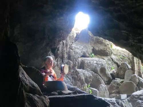 Одиночный ретрит, пещера